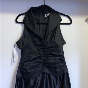 Tadashi Petite Black Suit Front Gown. 14P